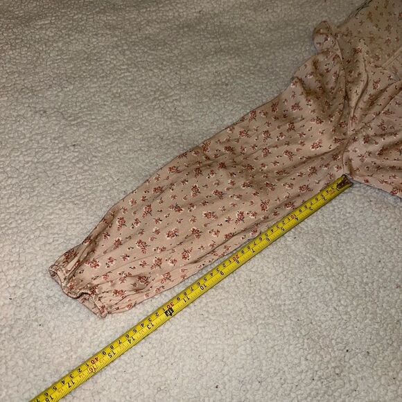 Madewell Satin Puff-Sleeve V-Neck Top in Baby's Breath Pink Medium EUC - Picture 10 of 11